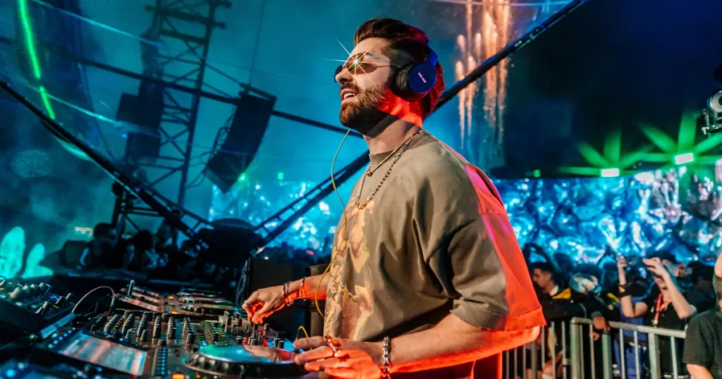 DJ Alok se apresentando no Tomorrowland Brasil em 2025