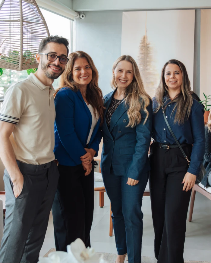 Foto de Estevão Teixeira, Vanessa Dias, Iara Cardoso e Renata Cardoso