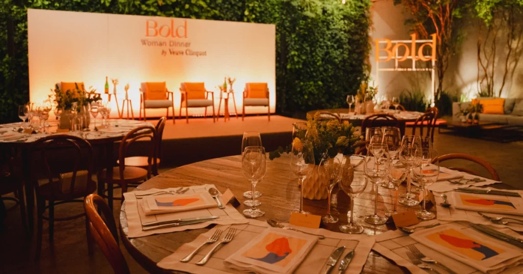 Foto do cenário do jantar de inauguração do Bold Woman Award 2026