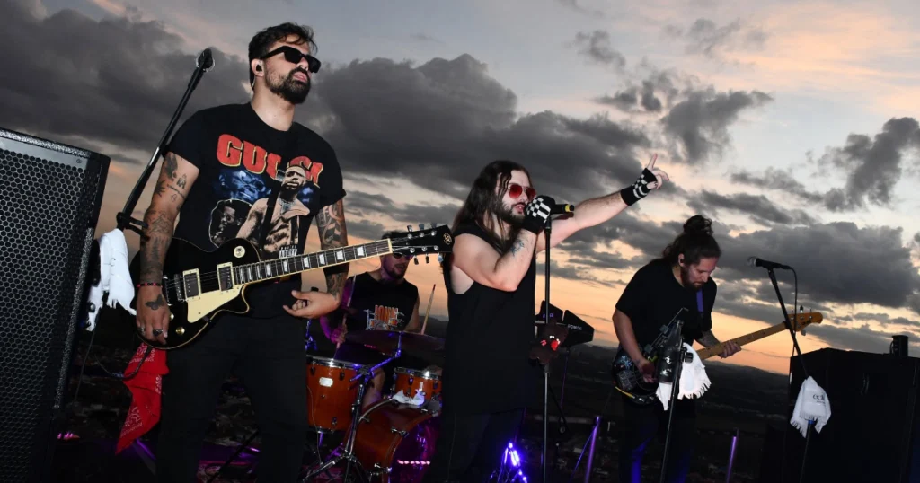 Foto de uma banda de Rock durante a 4ª edição do Colinas On The Top