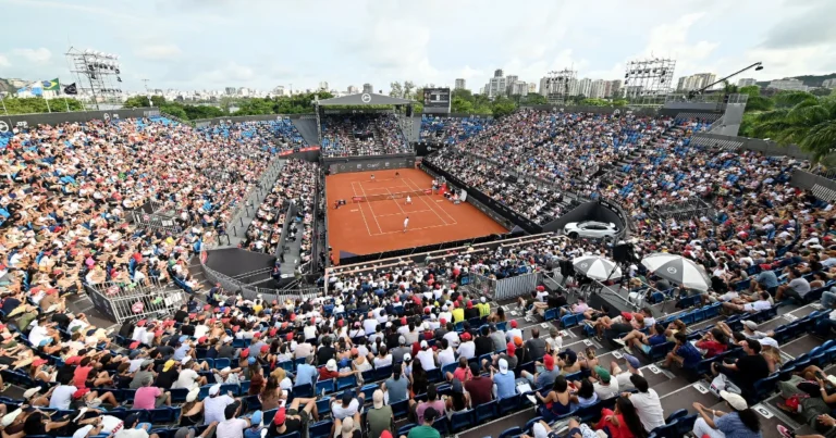 Foto do público na Quadra Guga Kuerten durante o Rio Open 2026